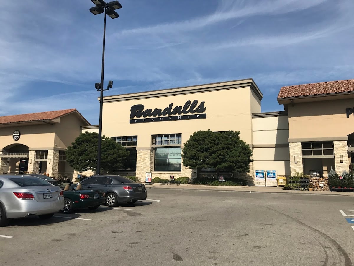 ⋆.˚ randall’s ⋆.˚୨୧