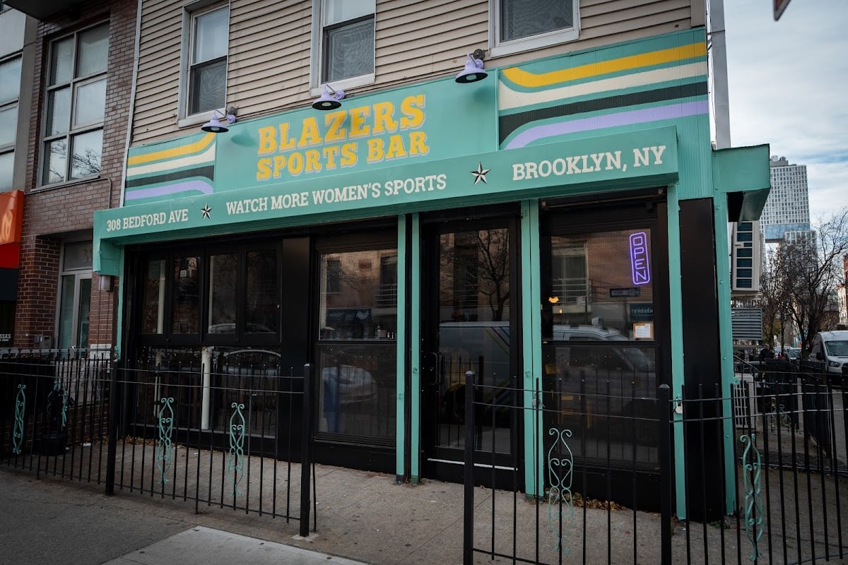 Blazers Sports Bar - Brooklyn