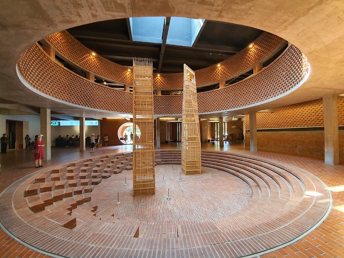Red-brick Art Gallery