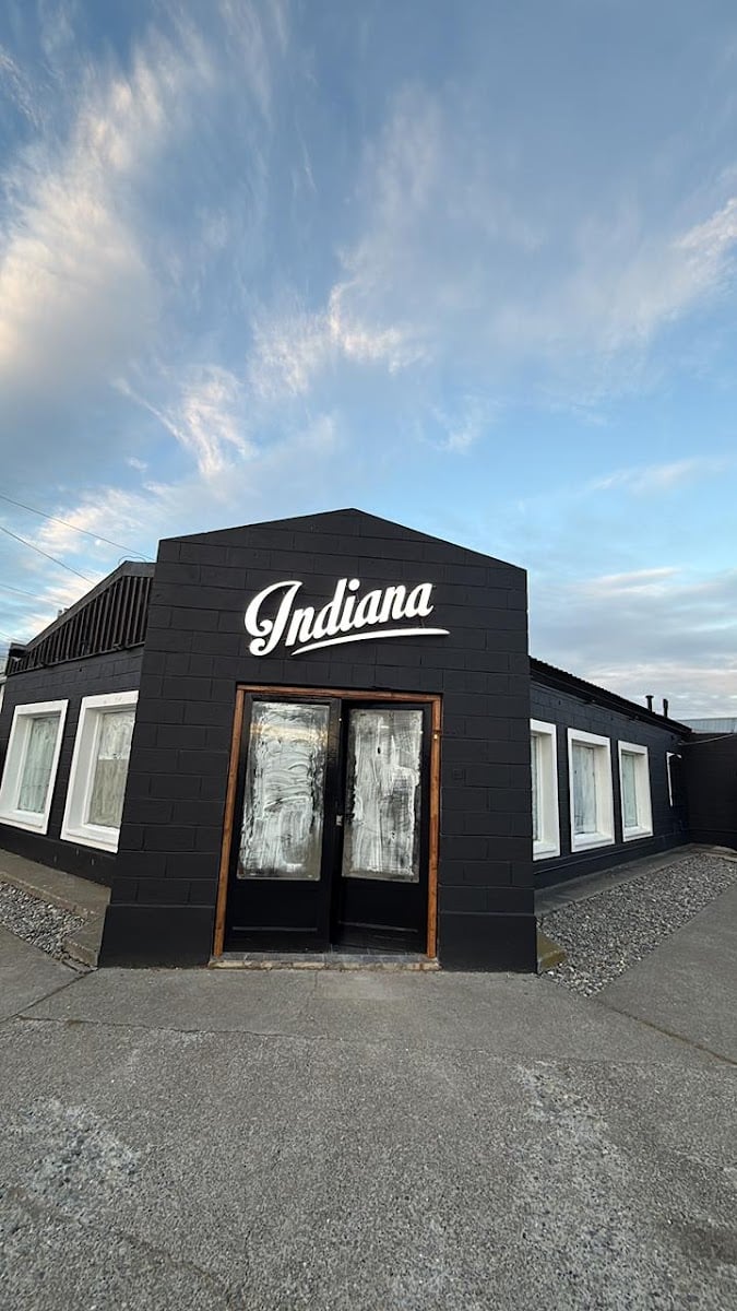 Indiana Food & Drinks Lounge
