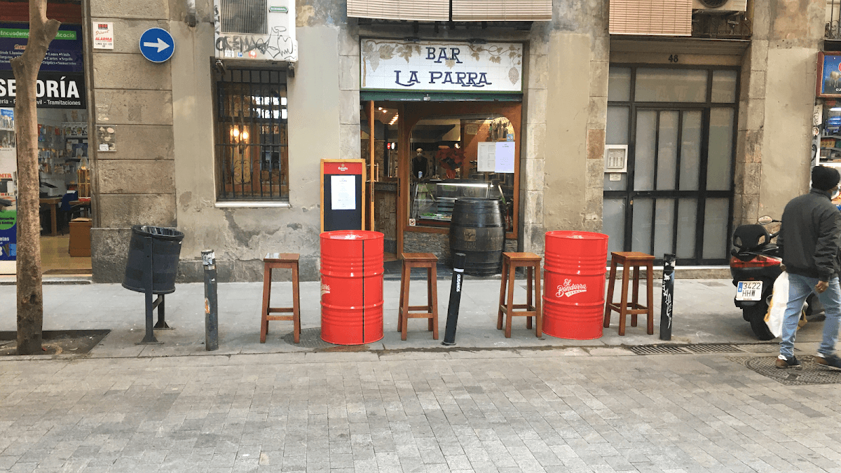 Bar LA PARRA - buenas patatas bravas, buena tortilla y las bolas rellenas