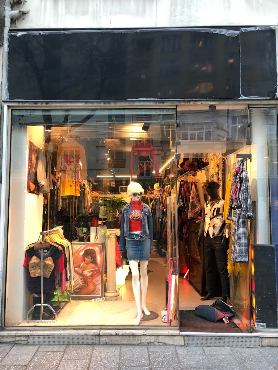Tragic Vintage Store