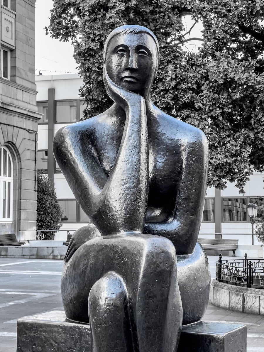 "La pensadora"