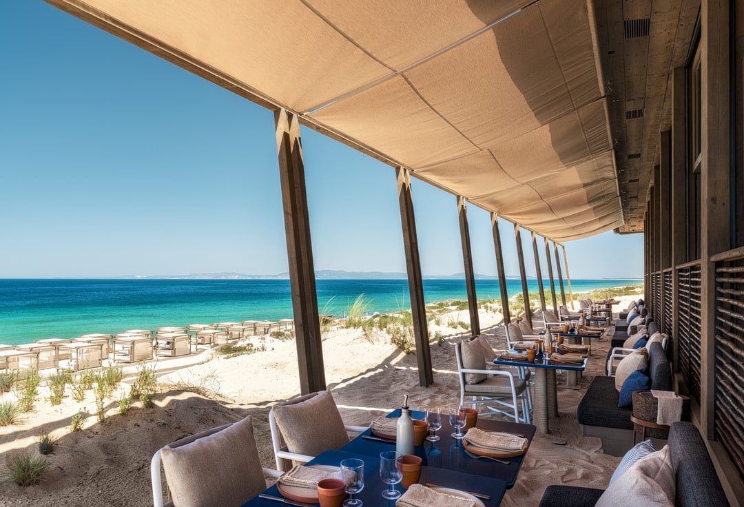 JNcQUOI Beach Club Restaurant