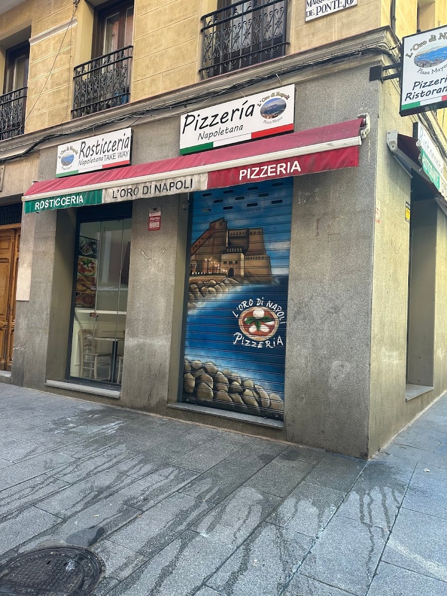L'oro di Napoli - sol, pirámides