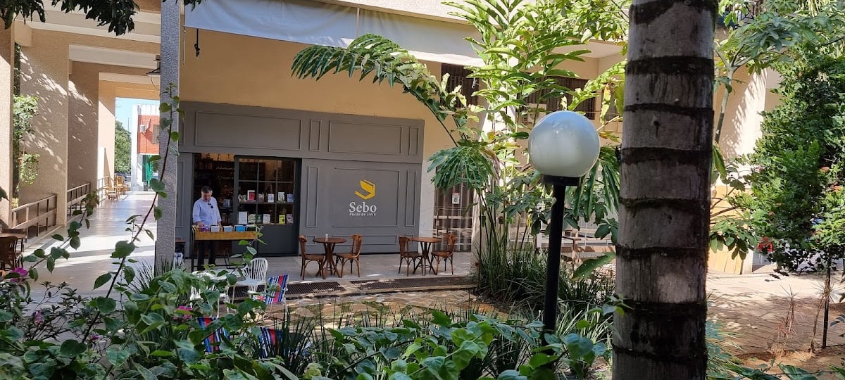 PORÃO LIVRO & CAFÉ