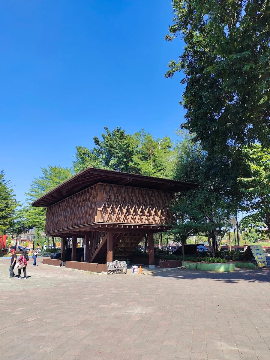 Microlibrary Warak Kayu