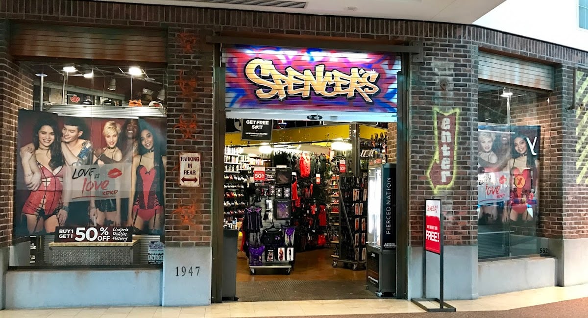 ⋆.˚ spencer’s ⋆.˚୨୧