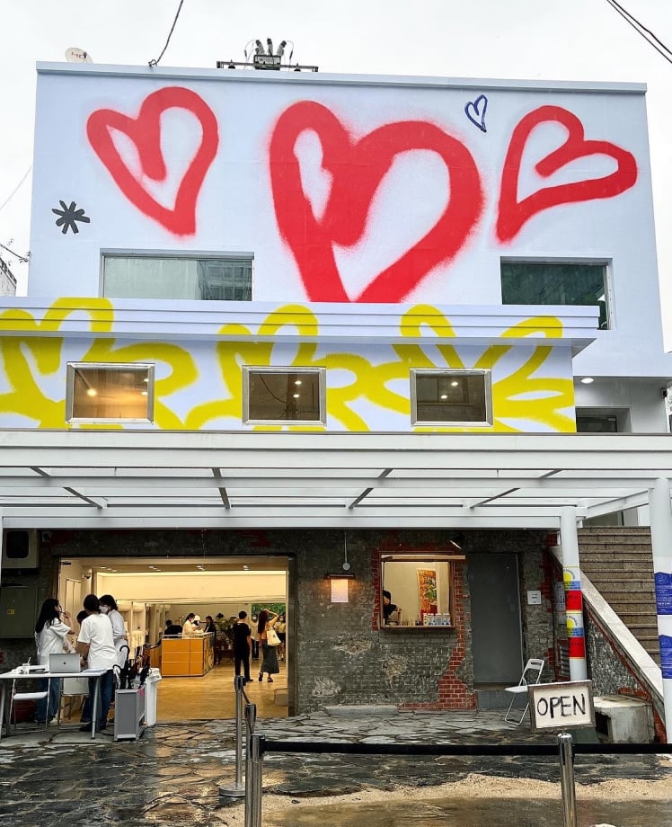 Matin Kim Flagship Store