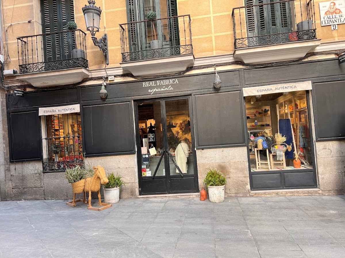 Real Fábrica - Traditional Spanish items.