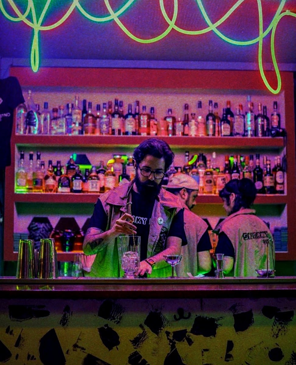 Sneaky Sip - Com Photo Booth