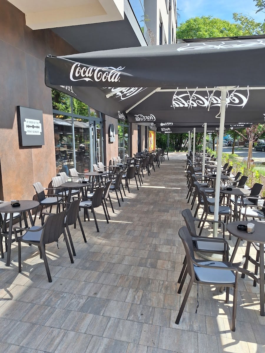 Shelby Caffe Bar - -kul enterijer :3