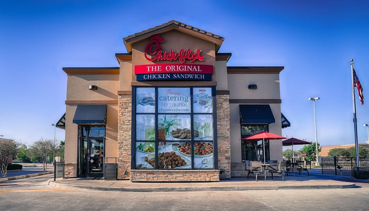 ⋆.˚ chick fil a ⋆.˚୨୧