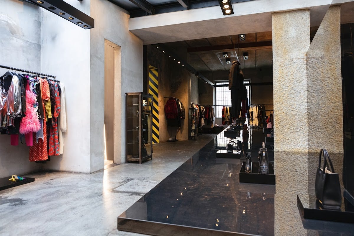 Antonioli Store - Concept | High Fashion Retailer