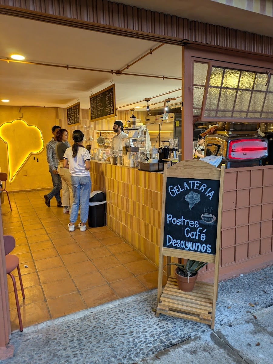 Grezzo - Gelateria & Cafeteriap