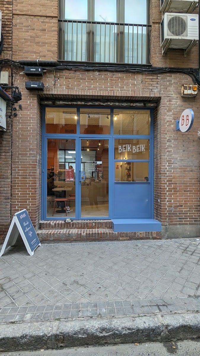 Beik Beik (brunch & specialty coffee) - Pastelería Argentina. También Brunch