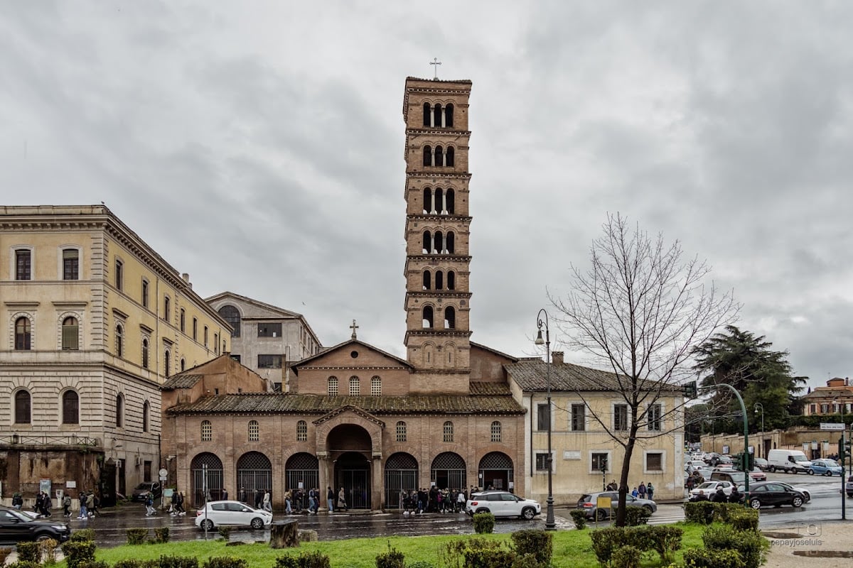 Santa Maria in Cosmedin - Imágenes ortodoxas y Bocca della verità