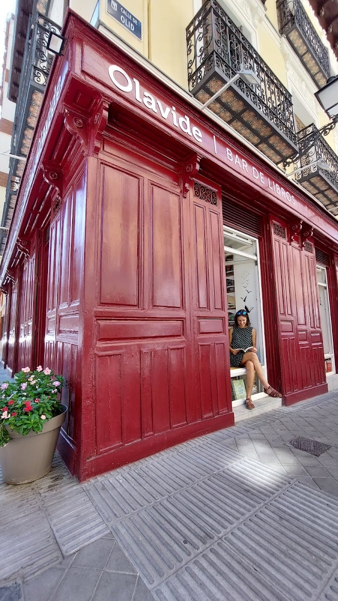 Olavide Bar de libros