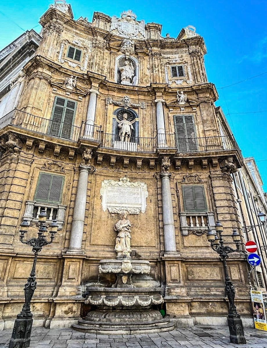 Piazza Villena (Quattro Canti)