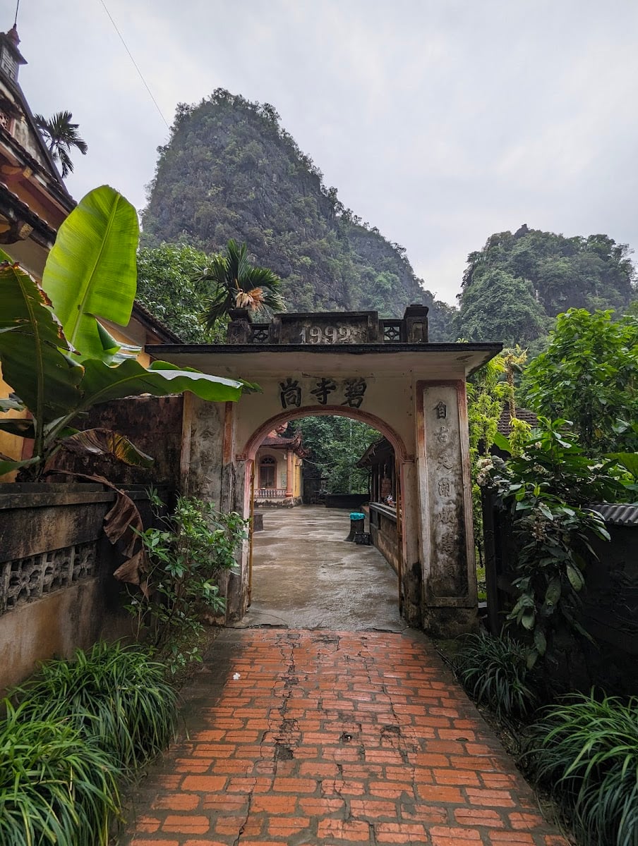 Chùa Bích Động