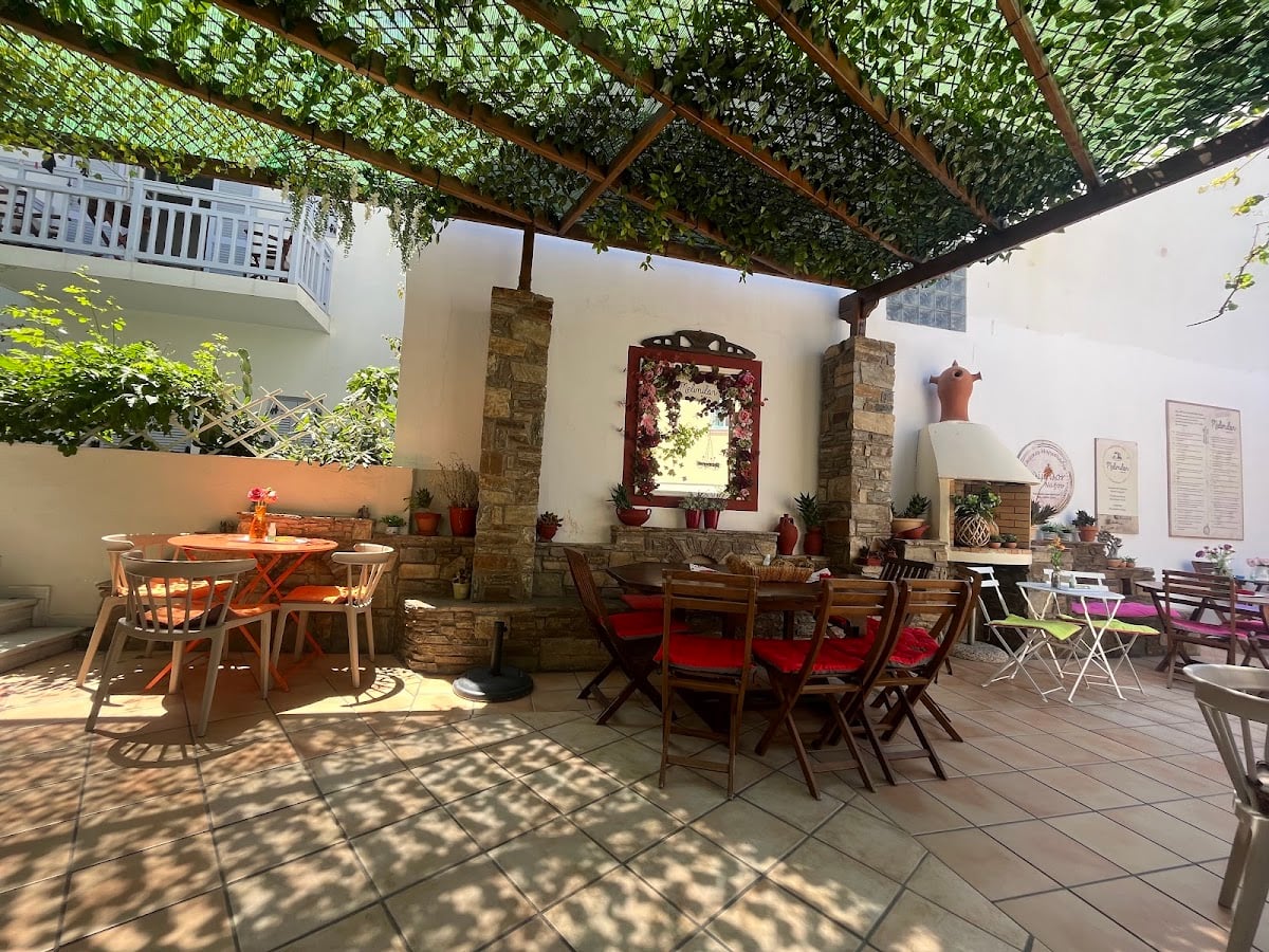 Melimilon Naxos - Famous for its jams. Lovely little courtyard. Such friendly service and huge portions!