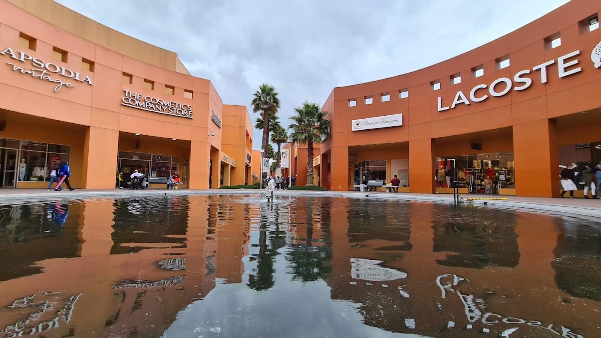 Premium Outlets Punta Norte