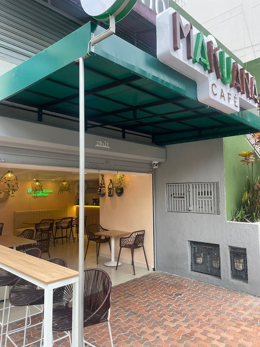 Makuana Cafe