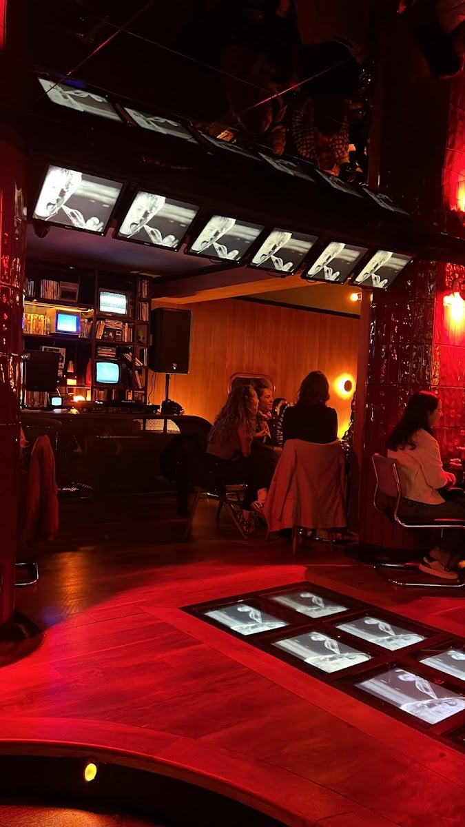Cosmico Video Bar