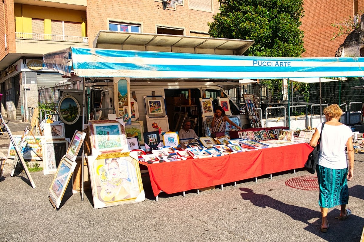 italy-Porta Portese Market
