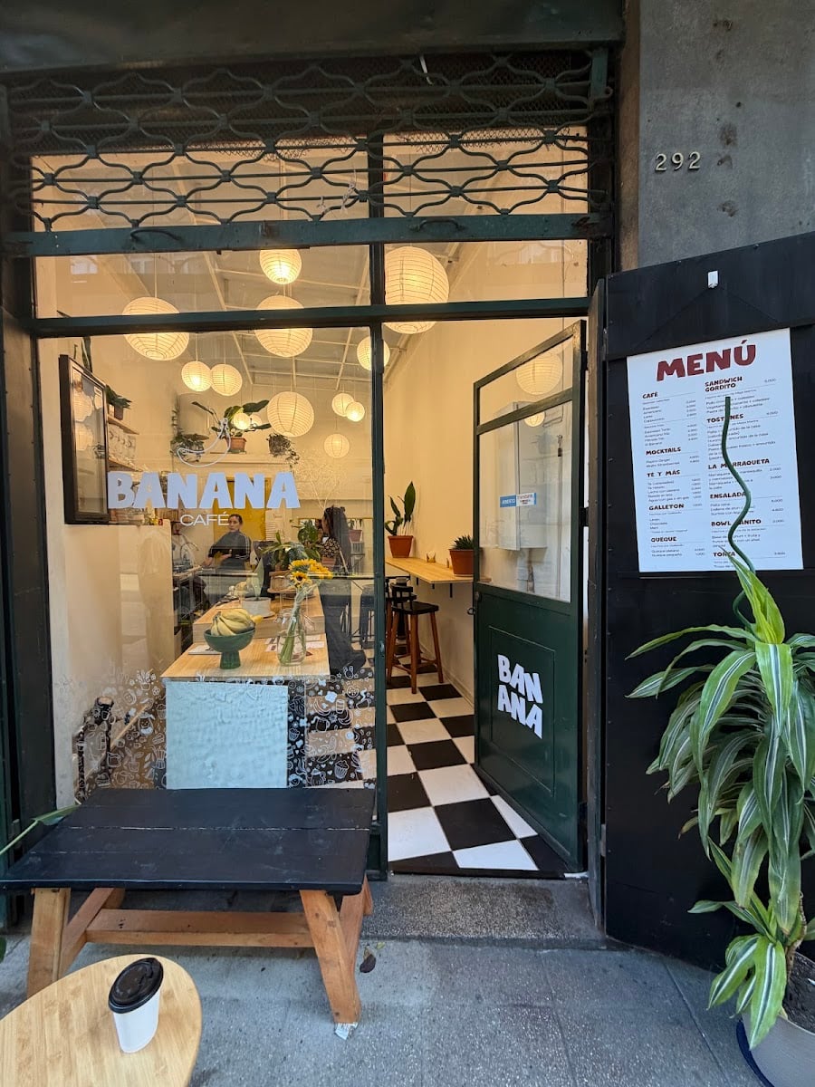 BANANA CAFE SOCIAL CLUB