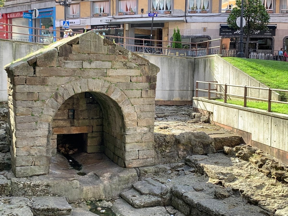 Fuente de Foncalada - Pretrománica