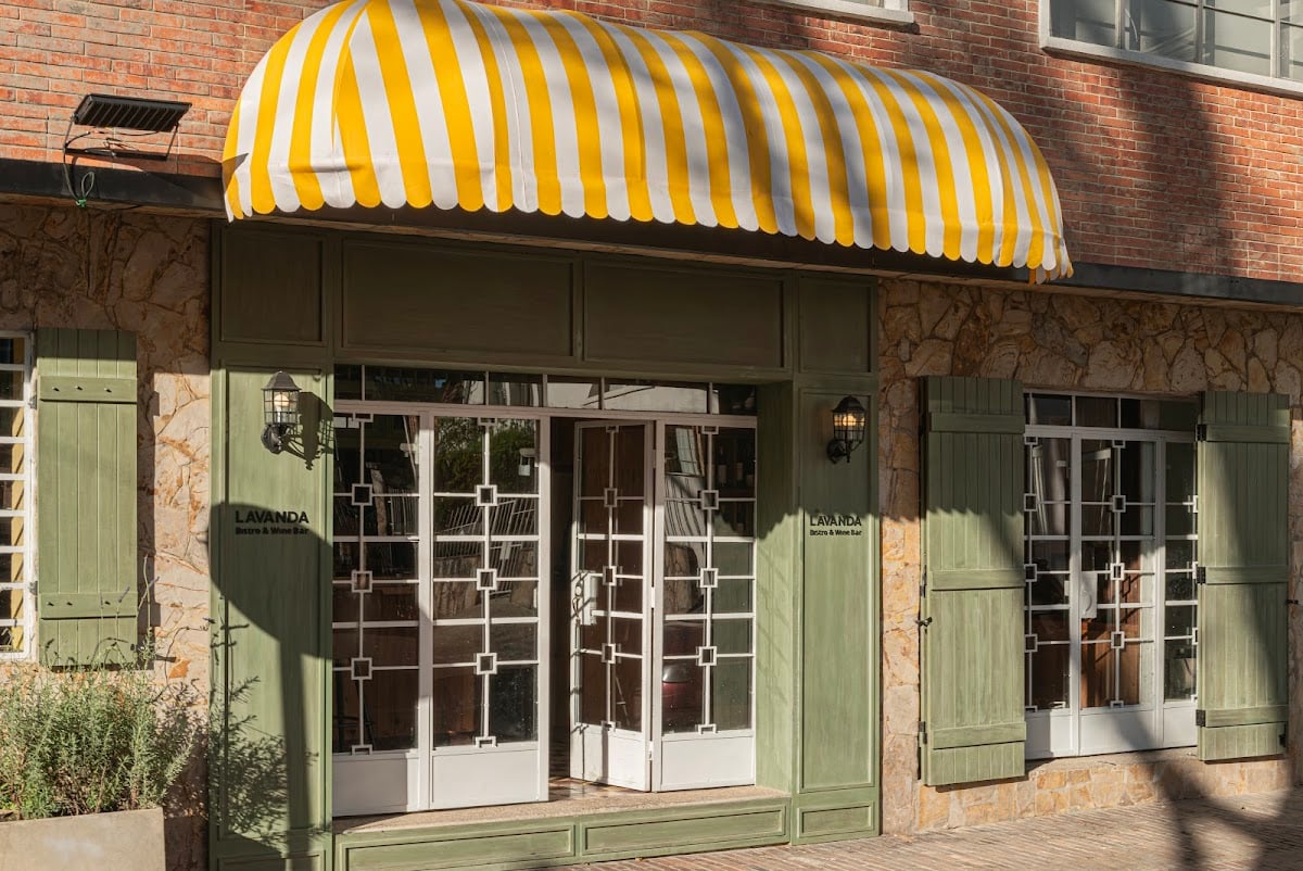 Lavanda Bistro & Wine Bar