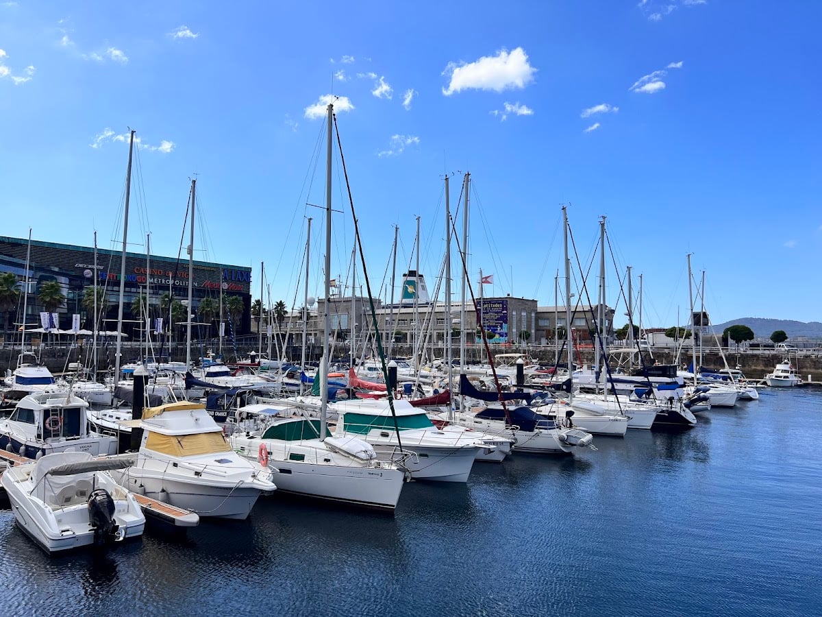 Nautico de Vigo - Bo menú de mediodía con vistas