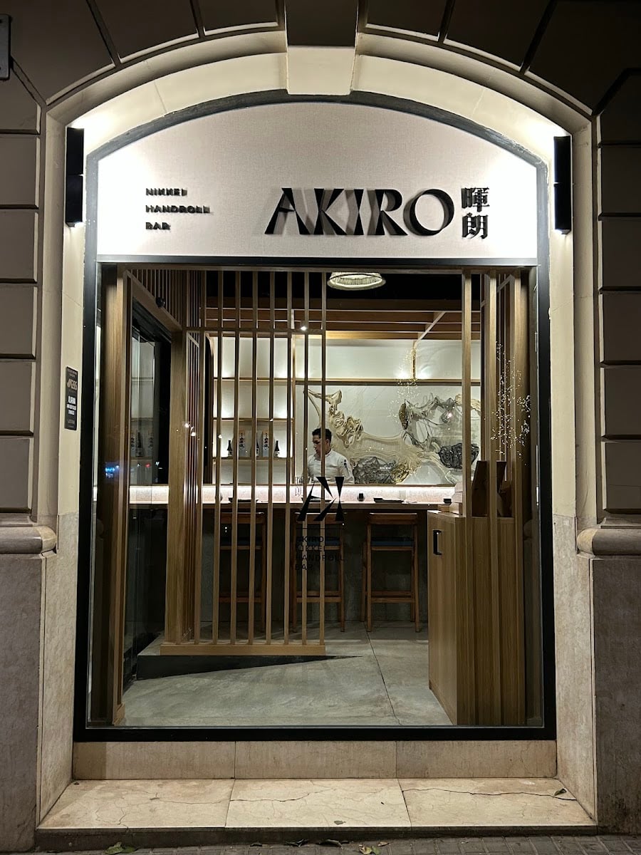 Akiro Hand Roll Bar