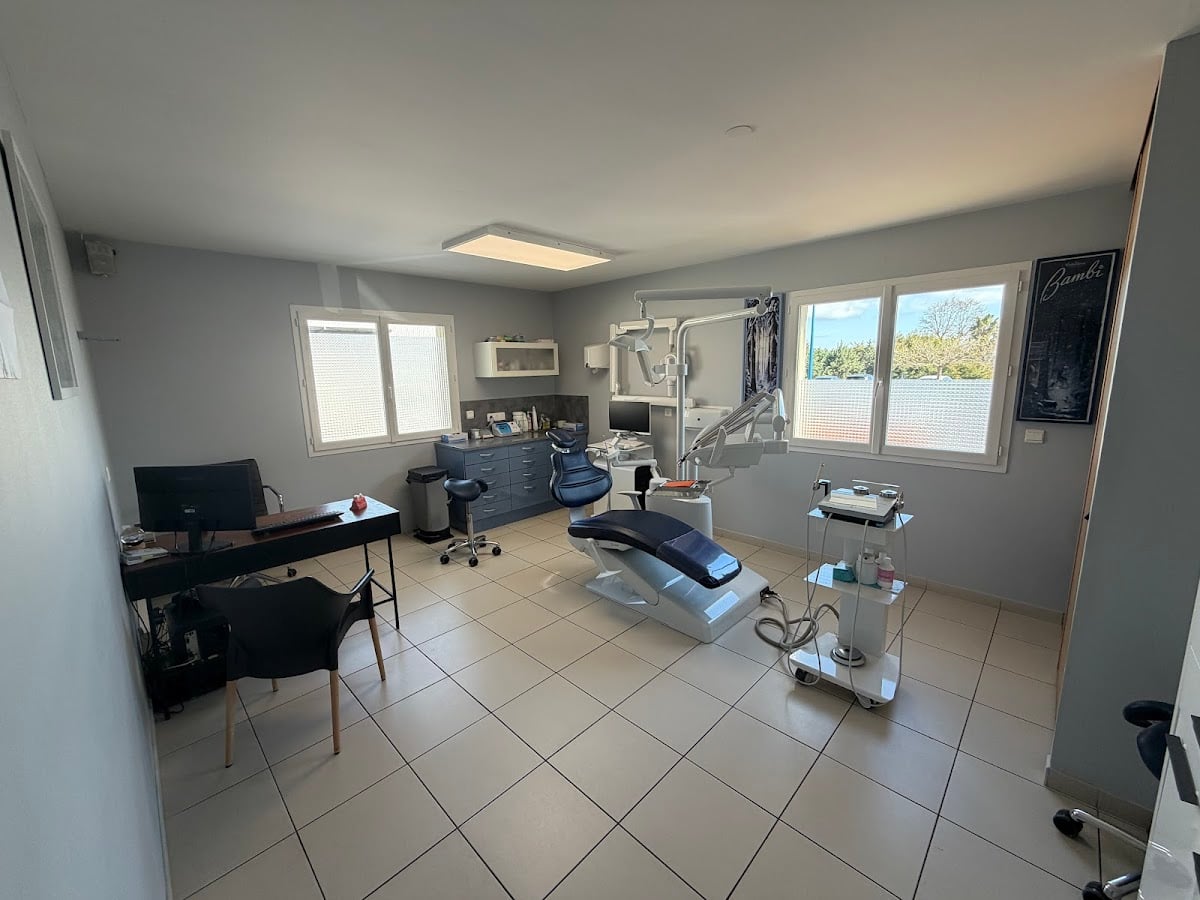 Cabinet dentaire du docteur Allan Savary - Dentist