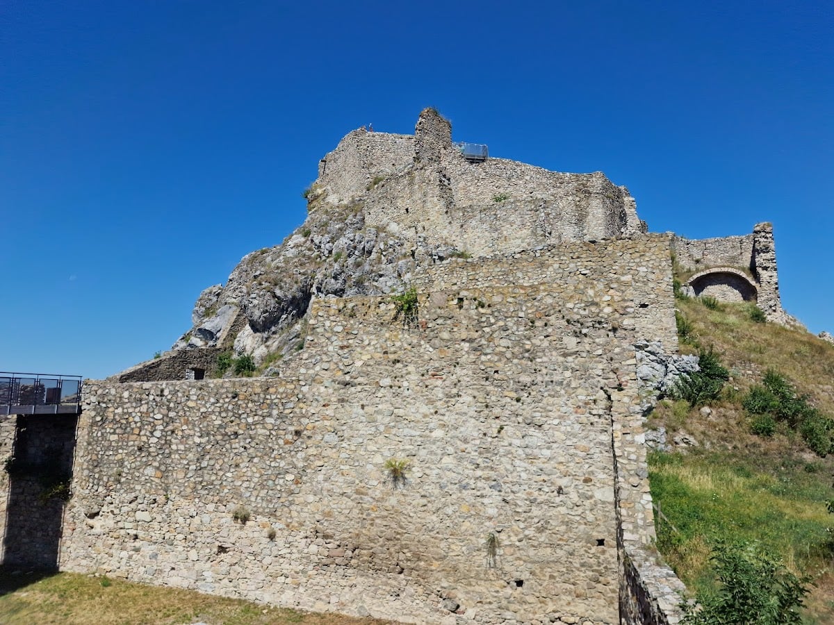 Devin Castle