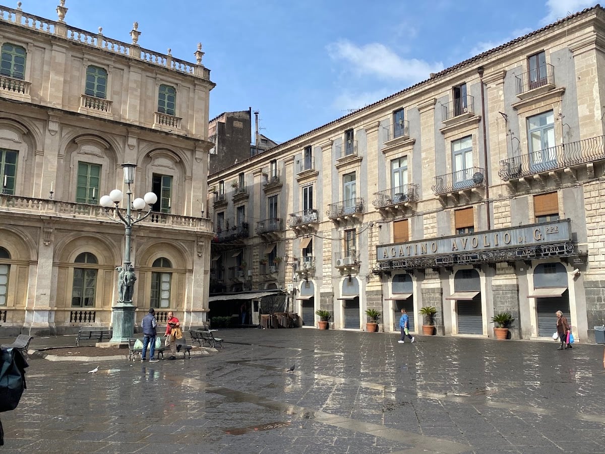Piazza Università