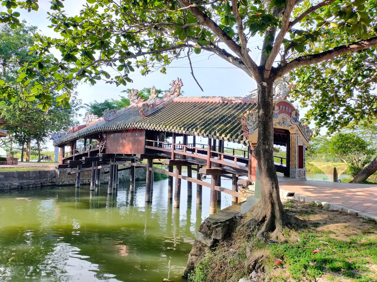 Thanh Toan Bridge