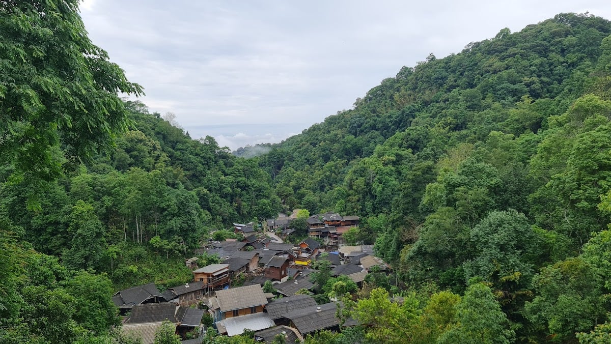 メーカンポン村
