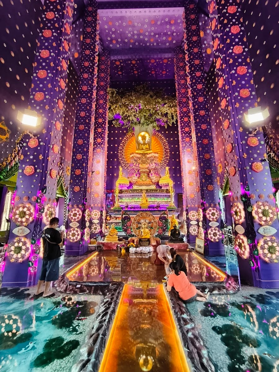 Wat Klang Khlong Watthana Ram