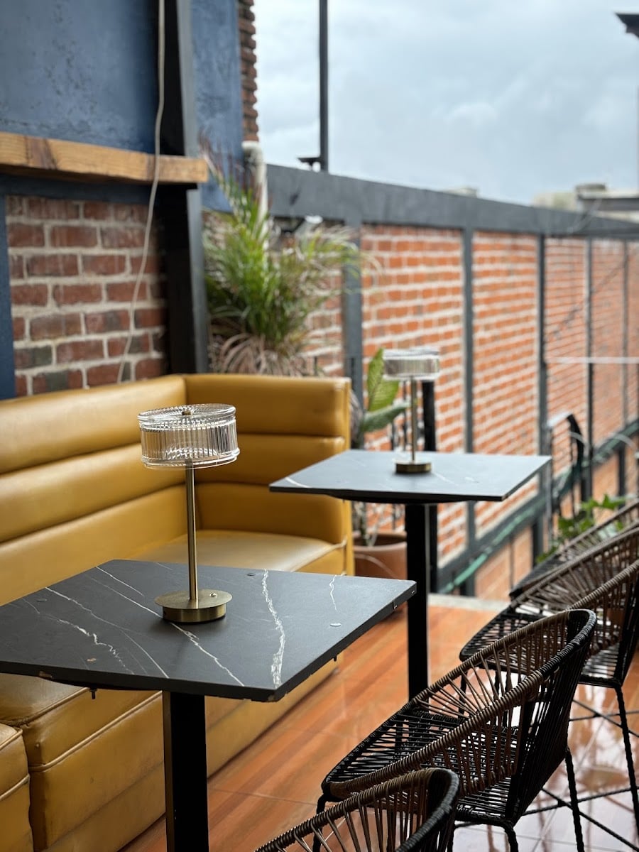 La Seis Bar