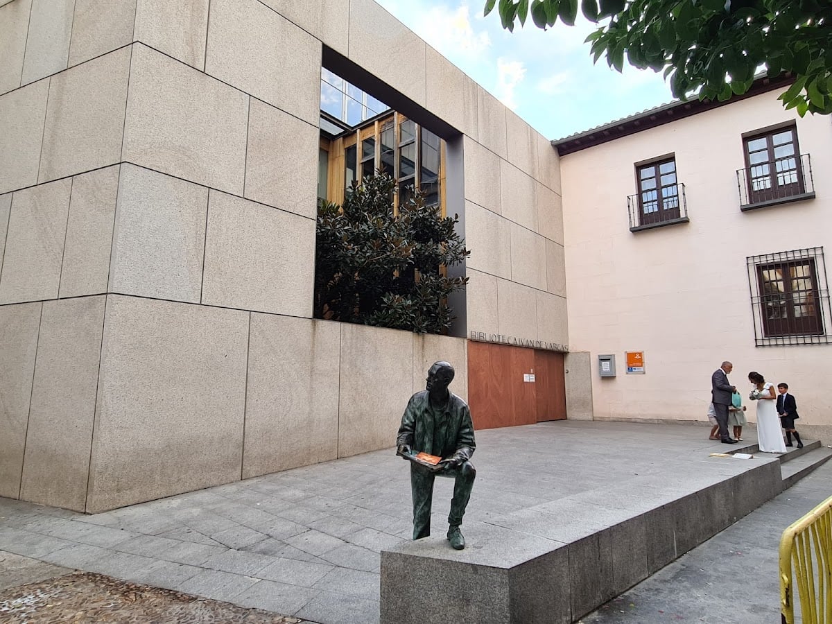 Iván de Vargas Library