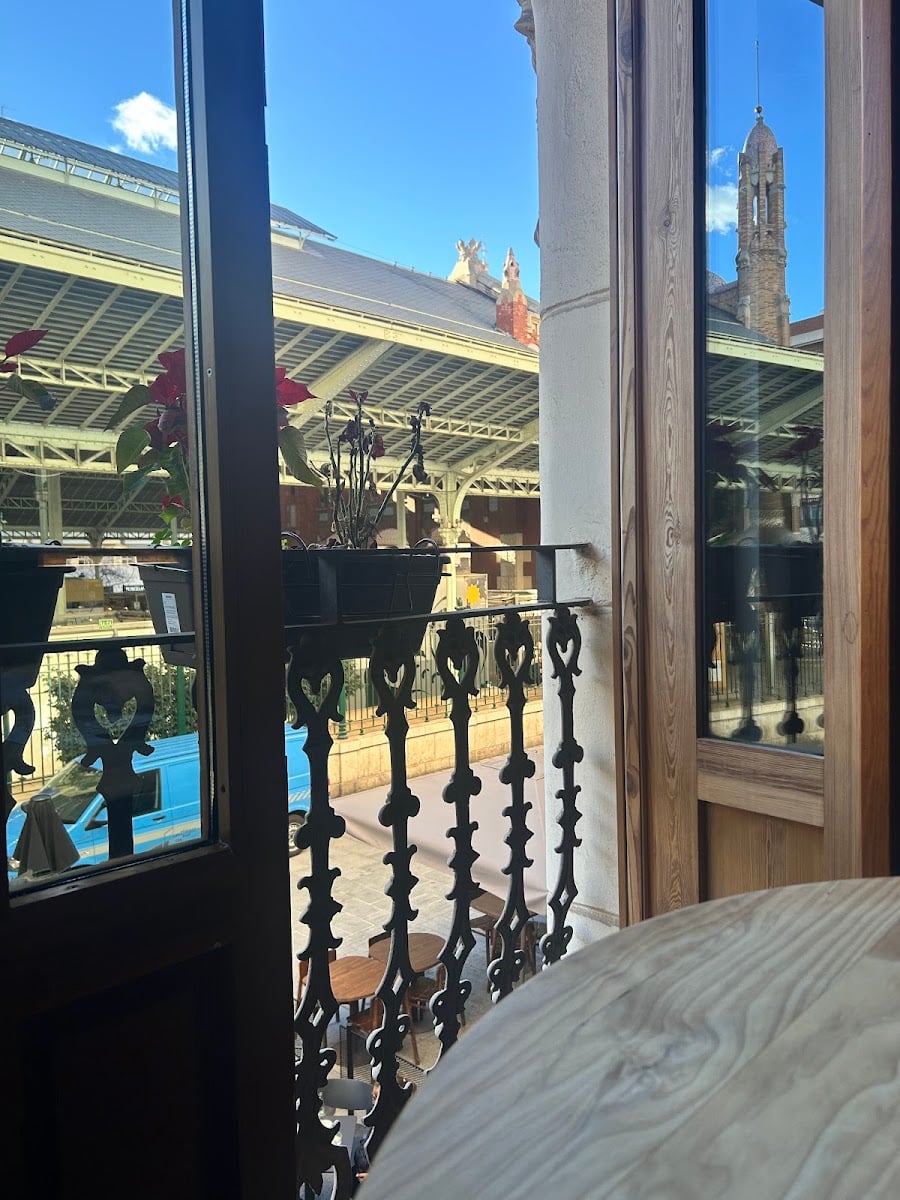BASTARD Coffee & Kitchen - Mercado Colón