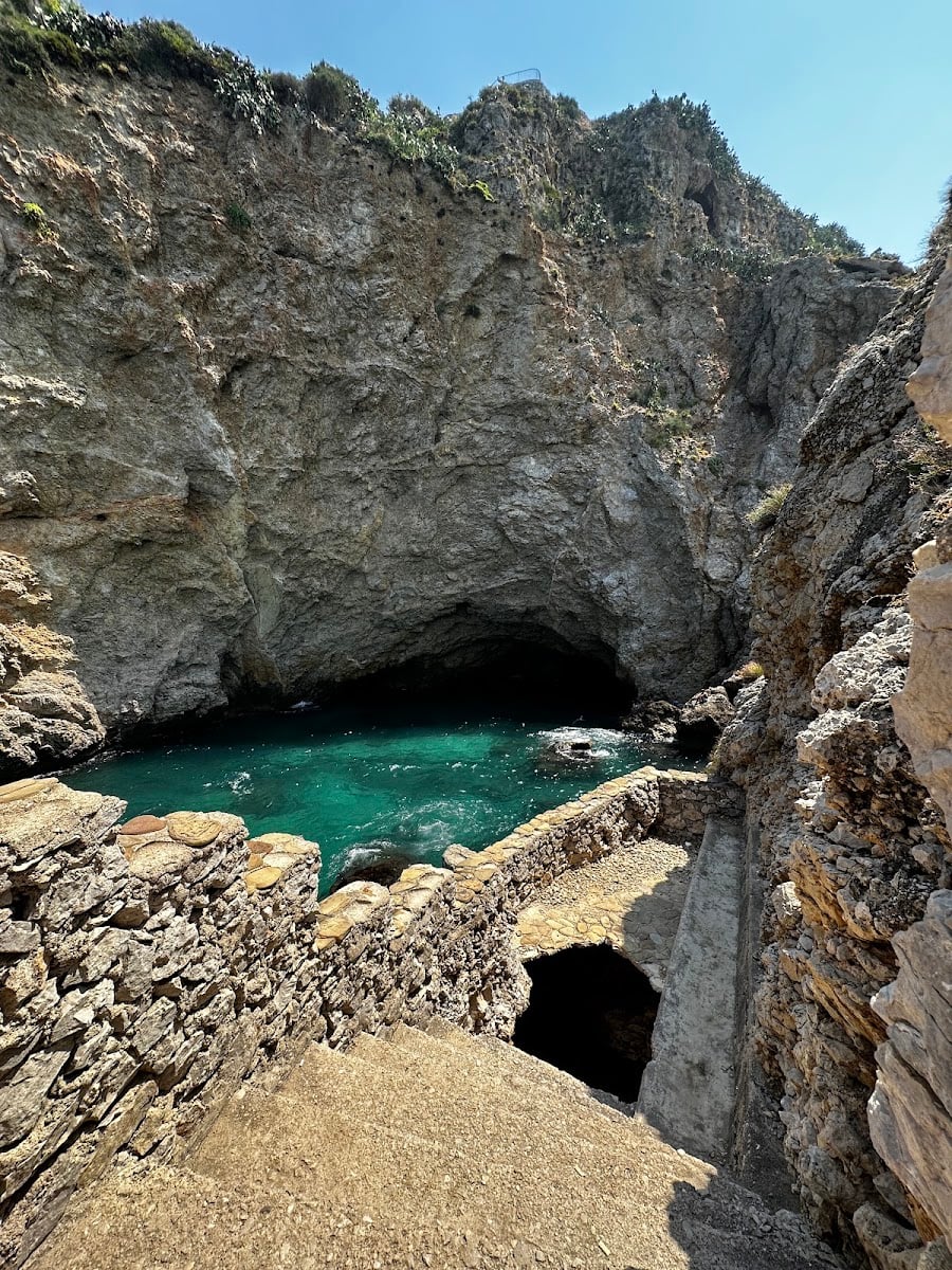 Grotta dei Muletti (Cala Muletti)