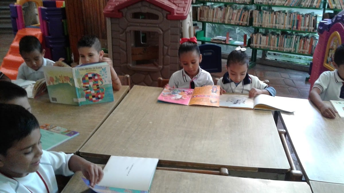 Biblioteca J. Félix Frías Sanchez
