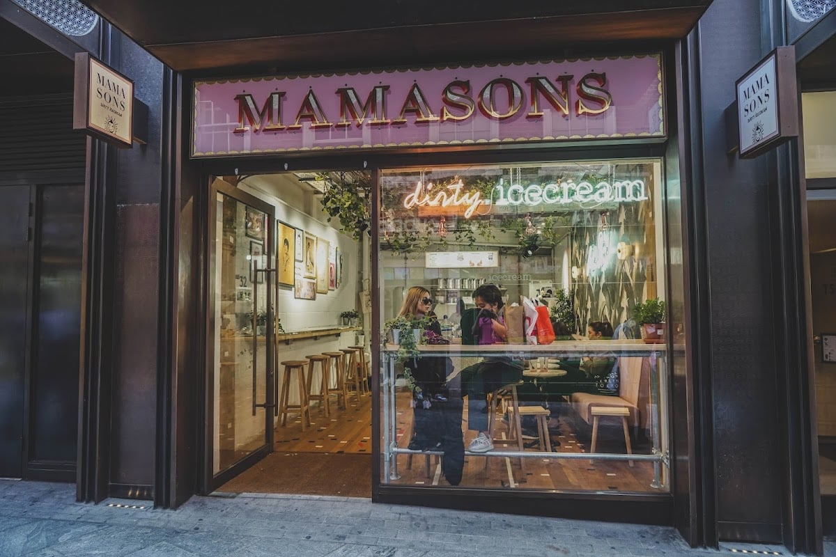 Mamasons @ Chinatown - Ask for the bilog with ube flavor