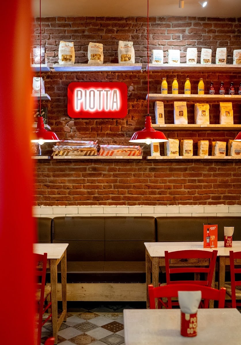 Piotta Romana - 4.8 (>25€) Chef italiano: pizza, croquetas carbonara, focaccia aracia