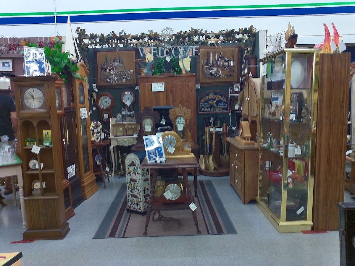 Antique Mall Treasure Hunt 👚