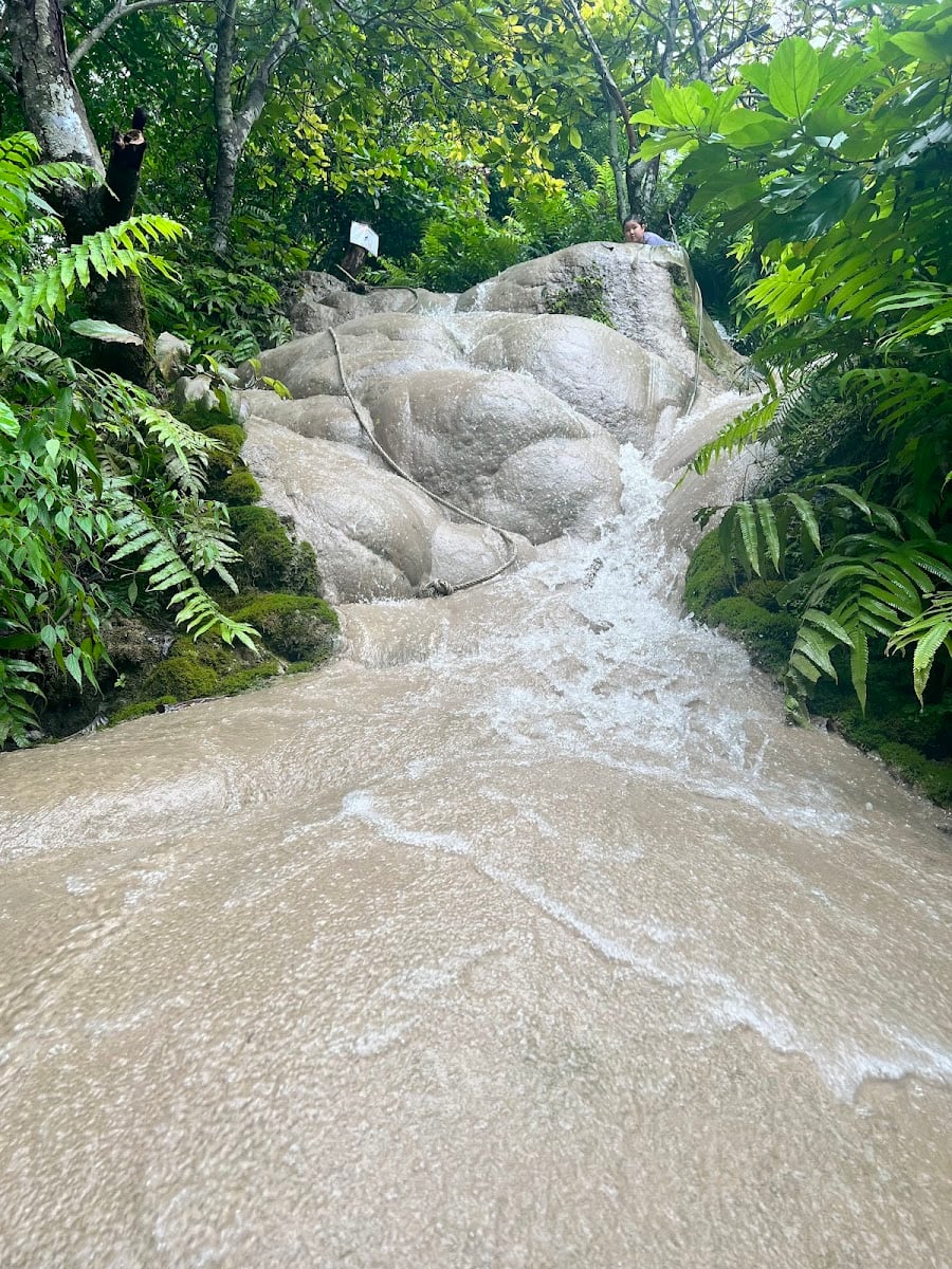 Buatong Waterfall-Chet Si Fountain National Park
