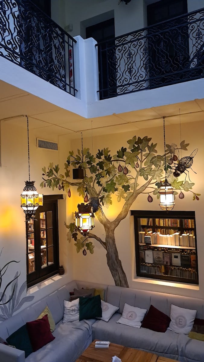 Eterna Cadencia - ☕️ also a coffee shop